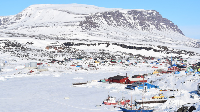Qeqertarsuaq harbor