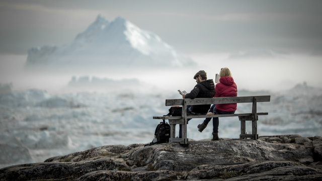 Hike to Sermermiut